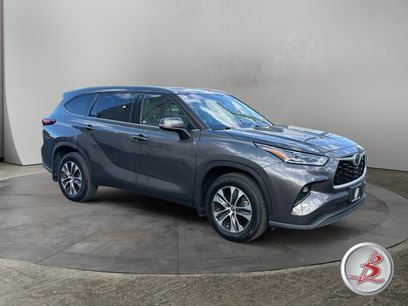 Used 2022 Toyota Highlander XLE