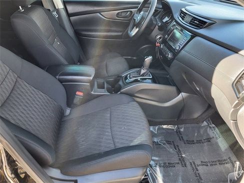 Used 2019 Nissan Rogue S image 22