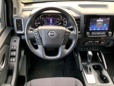 Used 2024 Nissan Frontier SV w/ SV Convenience Package RWD image 6