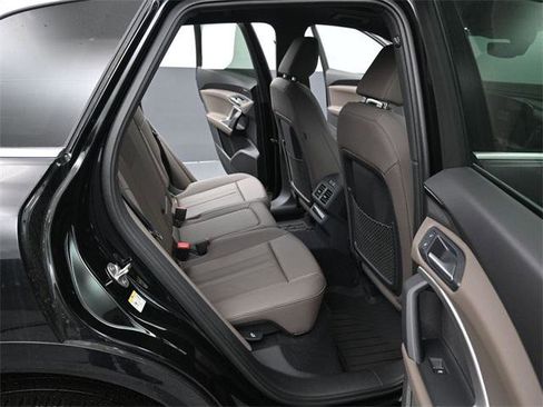 New 2025 Audi Q5 Premium image 13