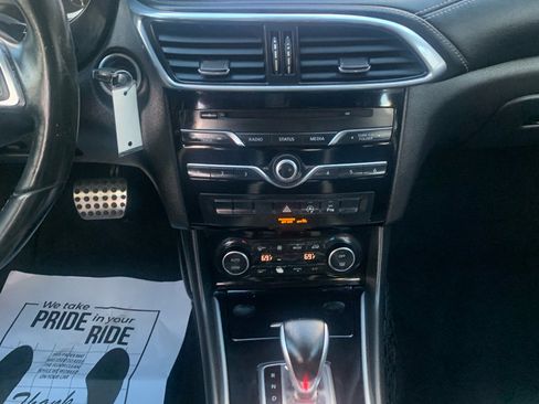 Used 2018 INFINITI QX30 Sport w/ Cargo Package image 12