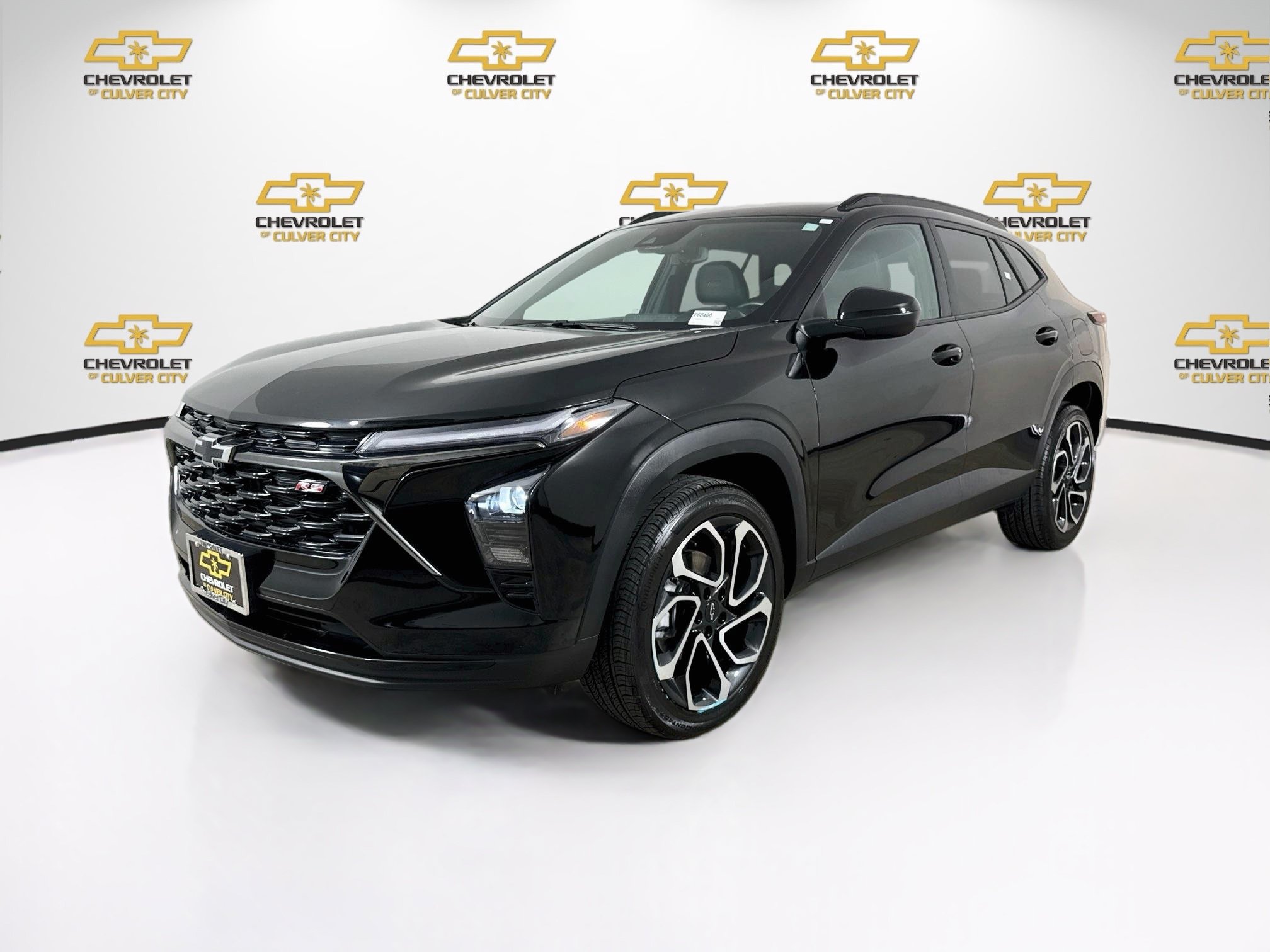Used 2024 Chevrolet Trax RS w/ Driver Confidence Package FWD image 3