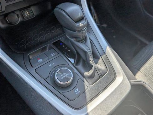 Used 2025 Toyota RAV4 LE image 12