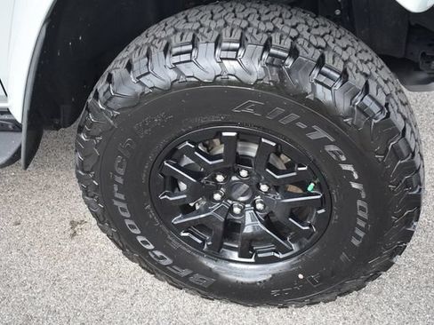 Used 2024 Ford Bronco Raptor AWD/4WD image 11