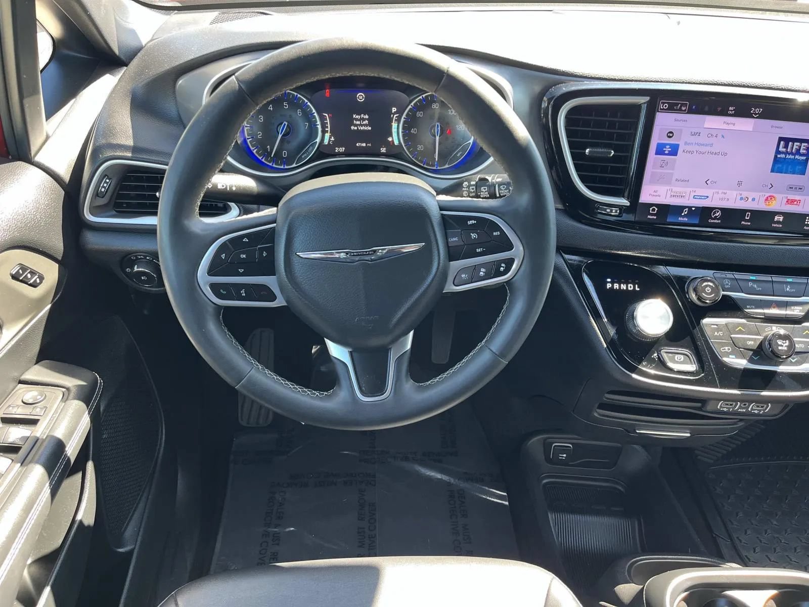 Used 2025 Chrysler Pacifica Select FWD image 12