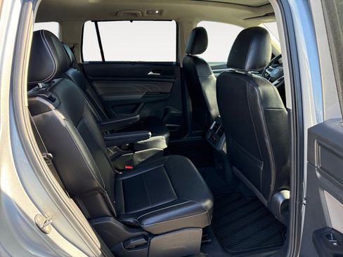 Used 2021 Volkswagen Atlas SE w/ Panoramic Sunroof Package image 18