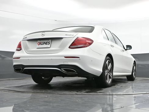 Used 2018 Mercedes-Benz E 300 4MATIC image 39