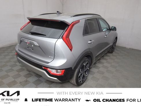 New 2025 Kia Niro EX Touring image 5