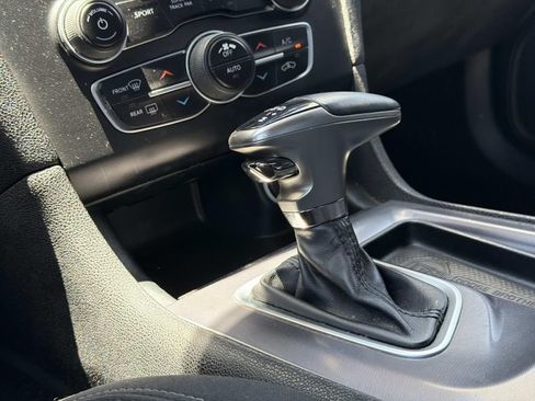 Used 2019 Dodge Charger GT RWD image 16