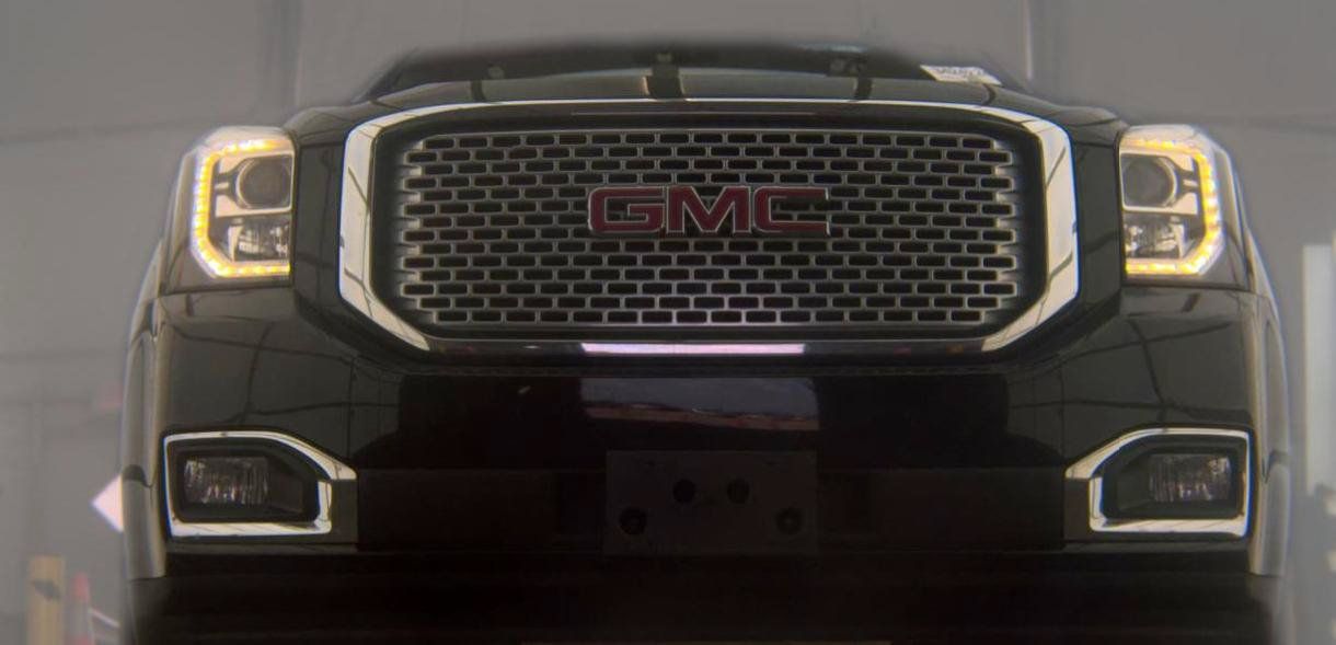 Used 2017 GMC Yukon Denali w/ Open Road Package AWD/4WD image 3