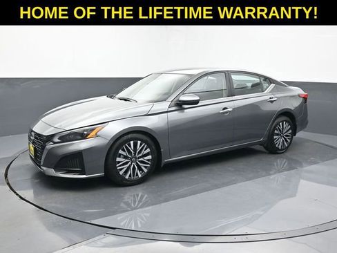Used 2023 Nissan Altima 2.5 SV image 10