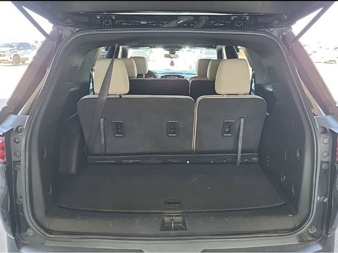 Used 2022 Chevrolet Traverse LS image 24