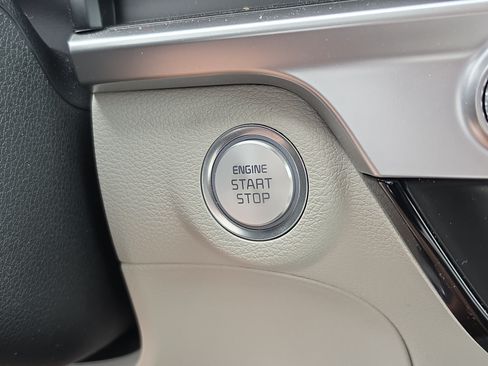 Certified 2024 Kia Telluride EX w/ EX Captain's Chair Package FWD image 28