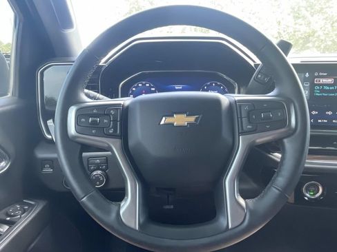 Used 2023 Chevrolet Silverado 1500 LT AWD/4WD image 16