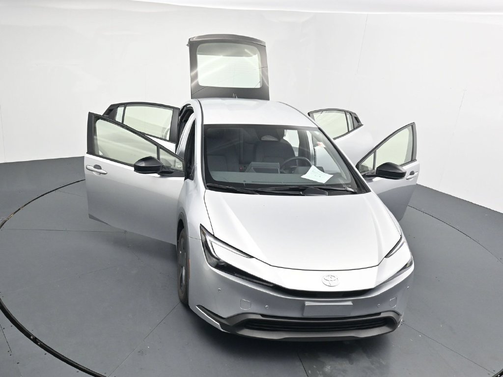 Used 2026 Toyota Prius LE FWD image 25