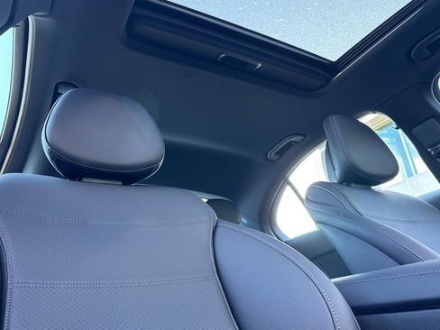 Used 2025 Mercedes-Benz C 300 Sedan image 16