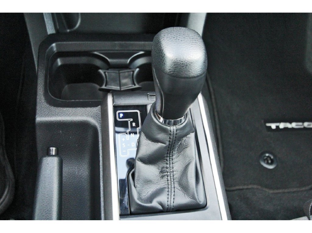 Used 2022 Toyota Tacoma SR5 RWD image 28