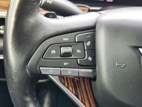 Used 2021 Cadillac Escalade Premium Luxury image 29