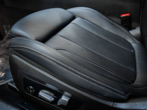 Used 2023 BMW 330i xDrive Sedan w/ M Sport Package image 42