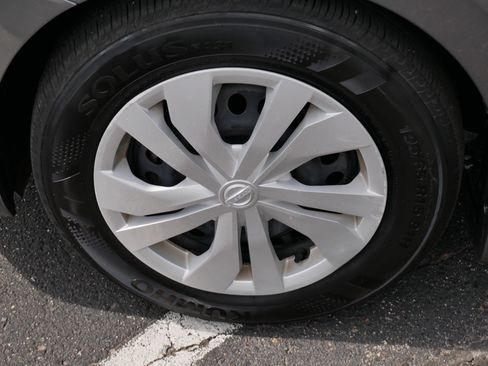 Used 2024 Nissan Versa S w/ Trunk Package FWD image 15