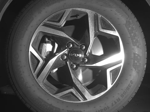 Used 2025 Kia Sportage LX image 12