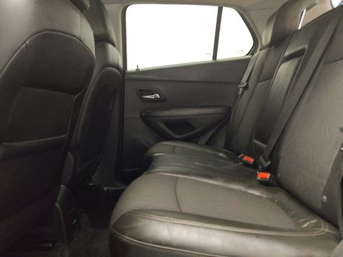 Used 2022 Chevrolet Trax LT w/ Driver Confidence Package AWD/4WD image 18