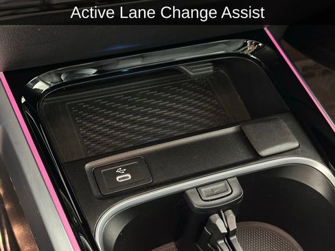 Used 2024 Mercedes-Benz EQB 300 4MATIC image 13