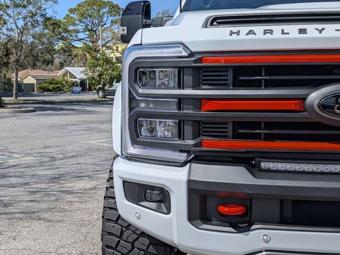 Used 2026 Ford F250 Lariat w/ Black Appearance Package image 9