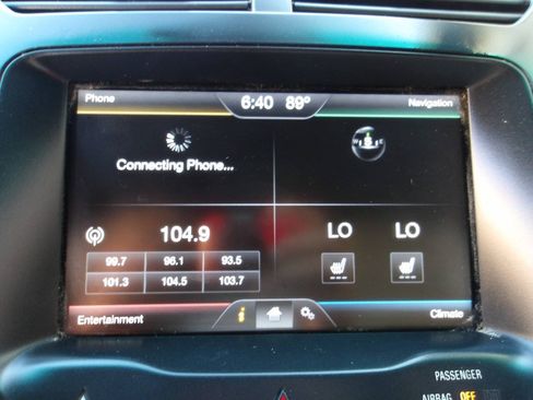 Used 2015 Ford Explorer XLT w/ Equipment Group 202A FWD image 13