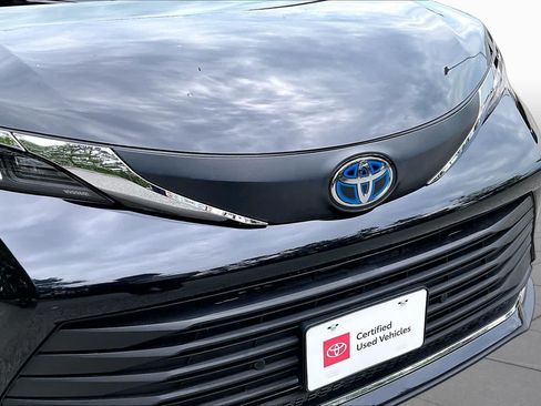 Used 2023 Toyota Sienna XLE w/ XLE Plus Package AWD/4WD image 29