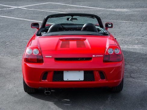 Used 2003 Toyota MR2 image 29