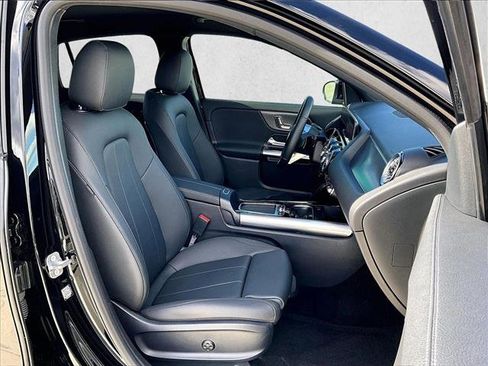 Used 2025 Mercedes-Benz GLA 250 image 9