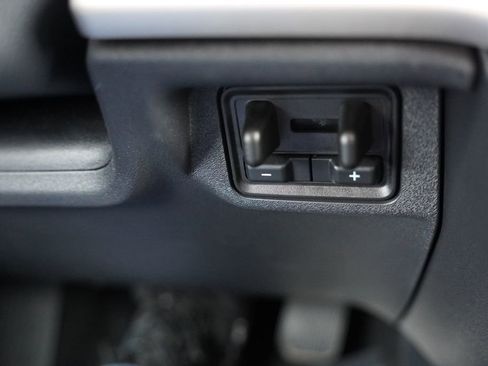 Certified 2025 Ford Expedition Active image 34