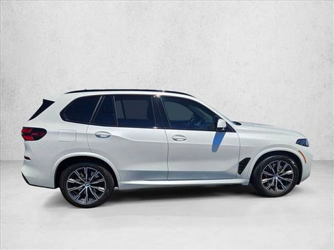 Used 2026 BMW X5 xDrive50e w/ M Sport Package AWD/4WD image 4