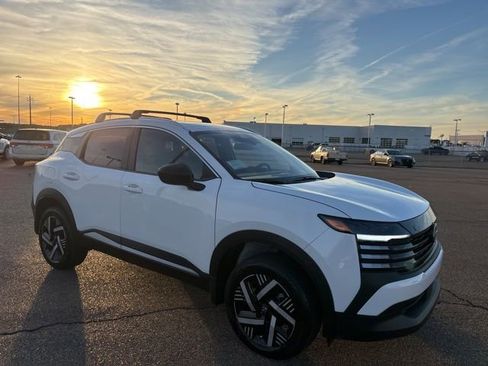 New 2026 Nissan Kicks SV w/ SV Premium Package image 5