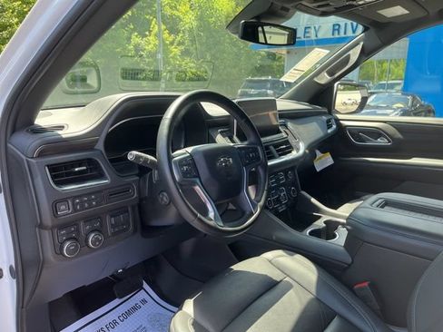 Used 2024 Chevrolet Tahoe Z71 w/ Luxury Package AWD/4WD image 13