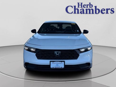 Used 2023 Honda Accord Sport image 2