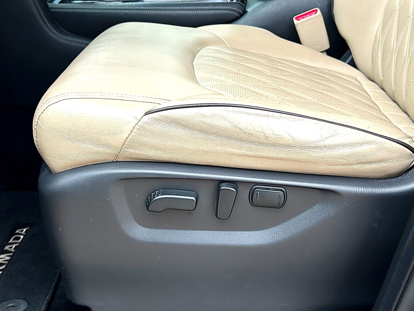 Used 2023 Nissan Armada Platinum w/ Captain's Chairs Package RWD image 15