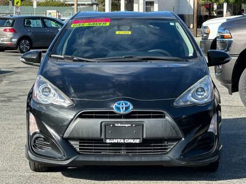 Used 2017 Toyota Prius C Two image 9