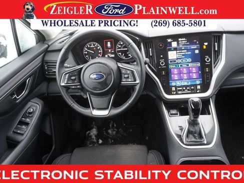 Used 2022 Subaru Outback Premium image 9