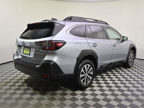 Used 2024 Subaru Outback Premium image 7