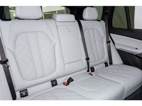 New 2026 BMW X5 xDrive40i w/ Climate Comfort Package image 76