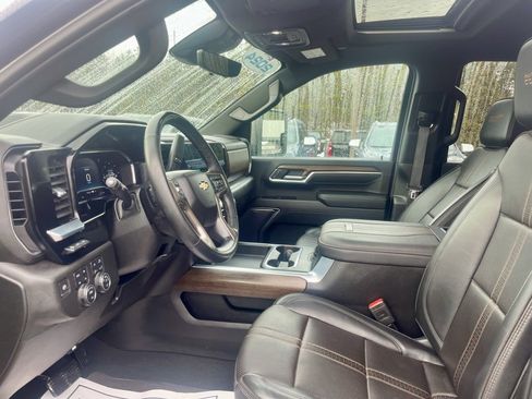 Used 2024 Chevrolet Silverado 2500 High Country w/ High Country Premium Package image 12