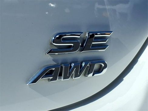 Used 2023 Toyota Camry SE image 10