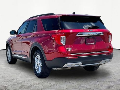 Used 2021 Ford Explorer XLT w/ Equipment Group 202A AWD/4WD image 4