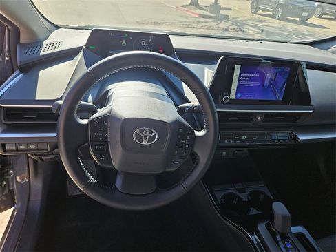 Used 2025 Toyota Prius LE image 17