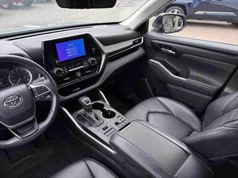 Certified 2024 Toyota Highlander XLE AWD/4WD image 19