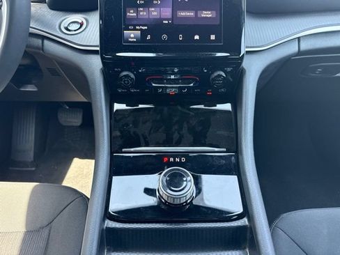 Used 2025 Jeep Grand Cherokee Laredo X w/ Luxury Tech Group I RWD image 16