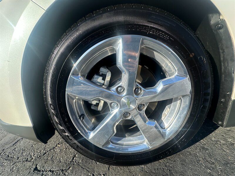 Used 2012 Chevrolet Volt Premium w/ Premium Trim Package FWD image 8