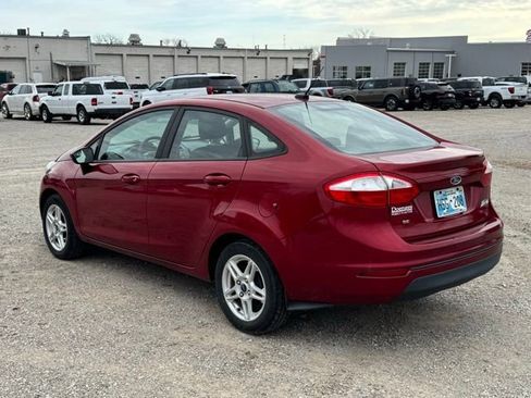 Used 2017 Ford Fiesta SE image 3